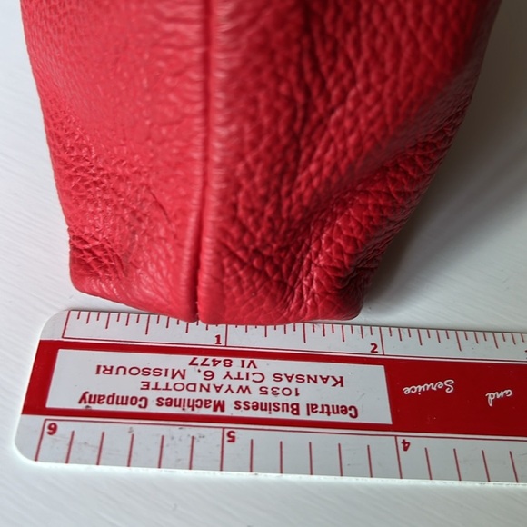 Coco Barclay Red Pebbled Leather Pouch - Picture 11 of 11